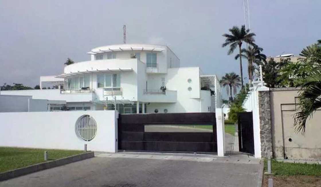 Aliko Dangote's the best mansion in Nigeria Aliko Dangote's the best mansion in Nigeria