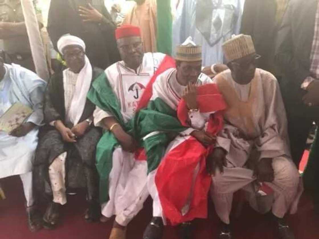 Zunubban jam'iyyar PDP ne ya sa Allah ya kwace mulki daga hannun ta - Bafarawa Zunubban jam'iyyar PDP ne ya sa Allah ya kwace mulki daga hannun ta - Bafarawa