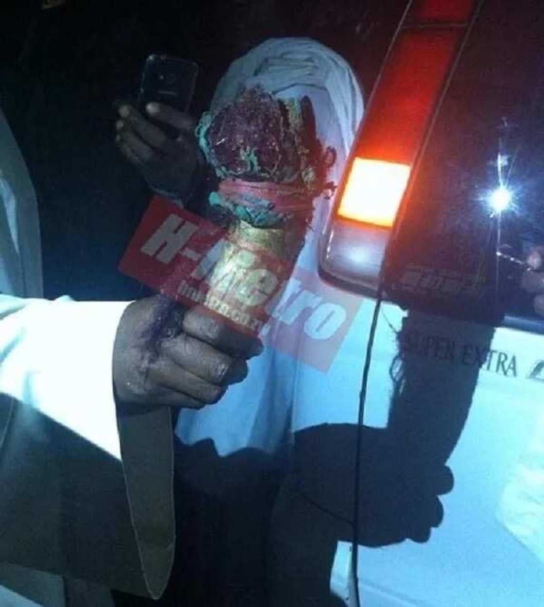 Drama as Fake Prophet is Exposed by Passengers at a Train Terminus (Photo) Drama as Fake Prophet is Exposed by Passengers at a Train Terminus (Photo)