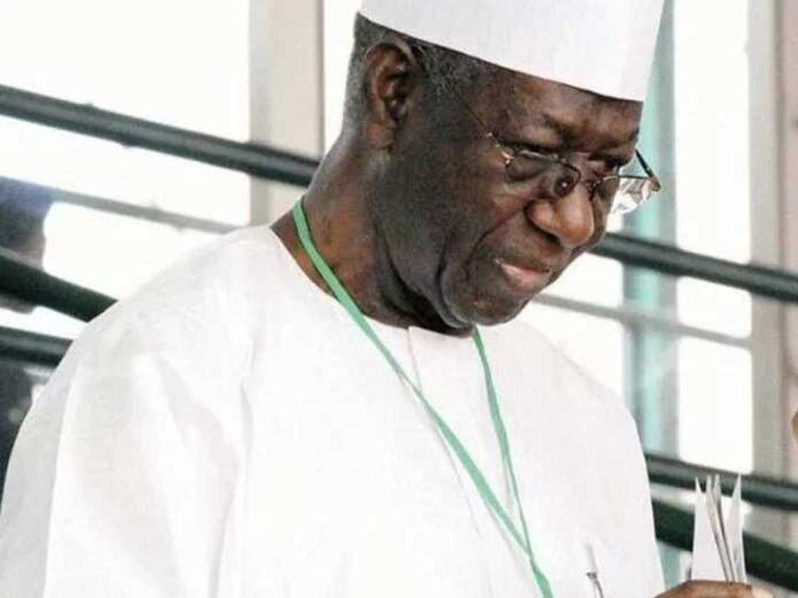 Tony Anenih ya wallafa littafin tarihin rayuwar sa Tony Anenih ya wallafa littafin tarihin rayuwar sa