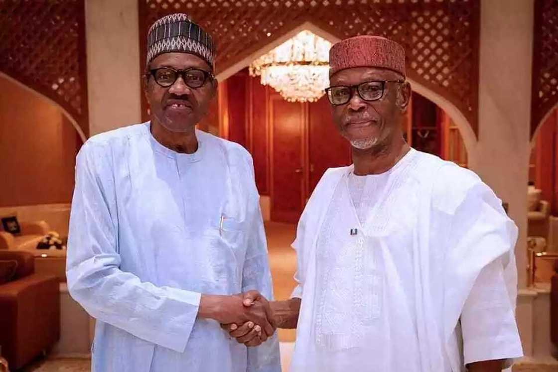 President Buhari hosts APC chieftains to dinner in presidential villa President Buhari hosts APC chieftains to dinner in presidential villa