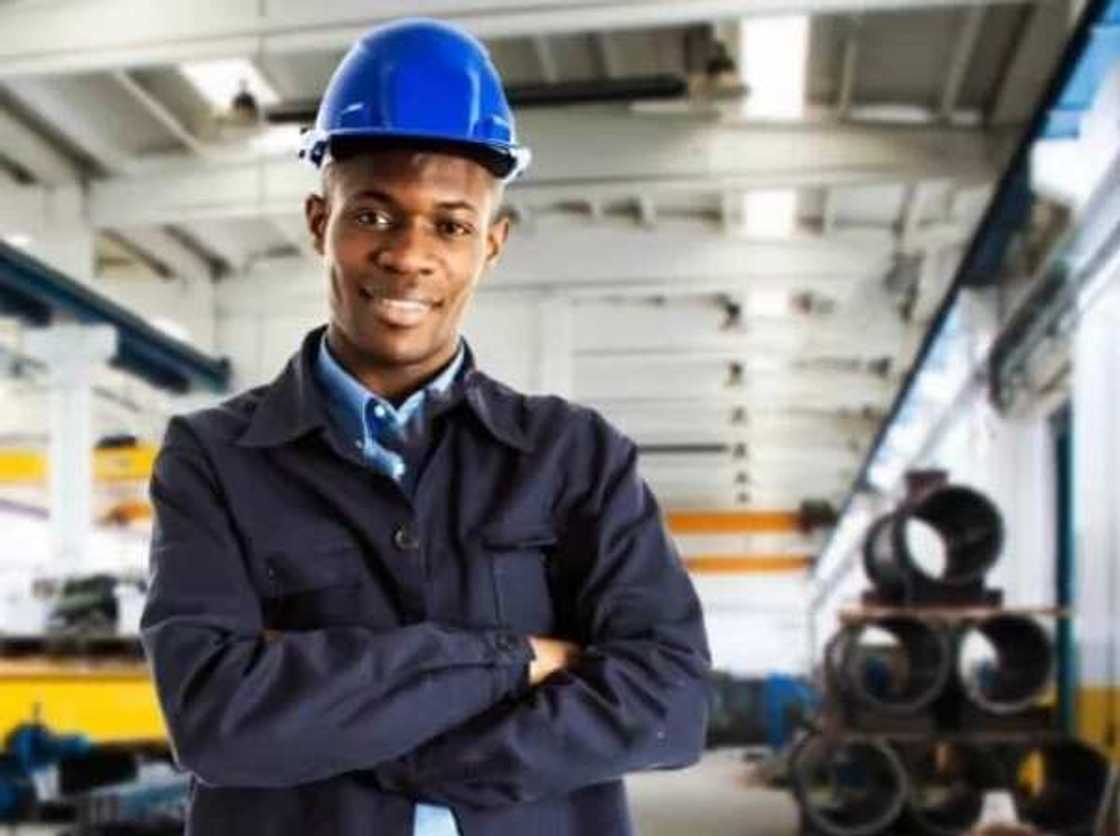 Mun kusa kawo karshen matsalar man fetur a Najeriya - Hukumar DPR Mun kusa kawo karshen matsalar man fetur a Najeriya - Hukumar DPR