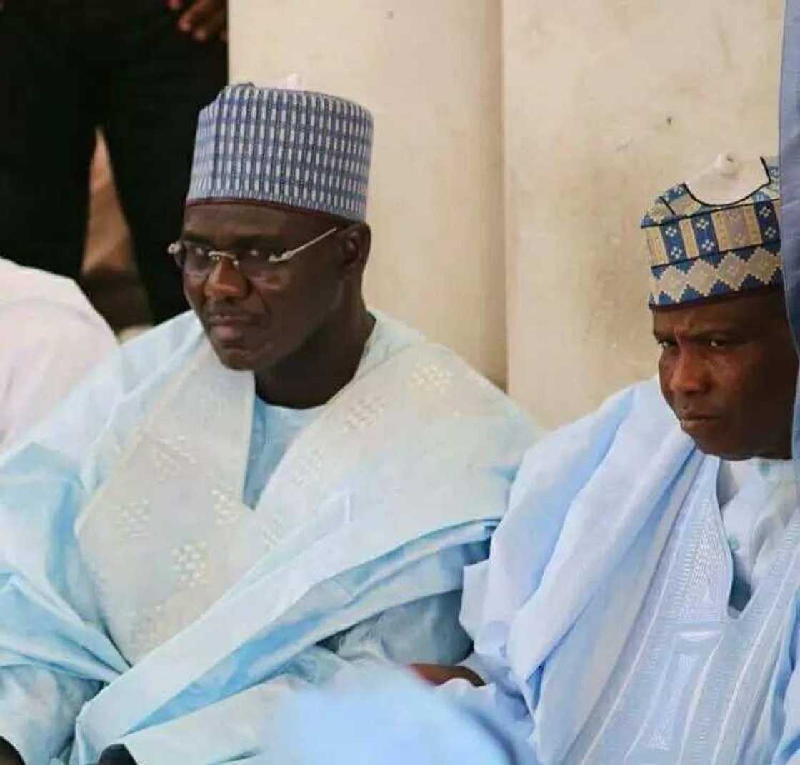 Aminu Tambuwal da Abdul Aziz Yari sun yi ma Buratai gaisuwar rashin mahaifinsa