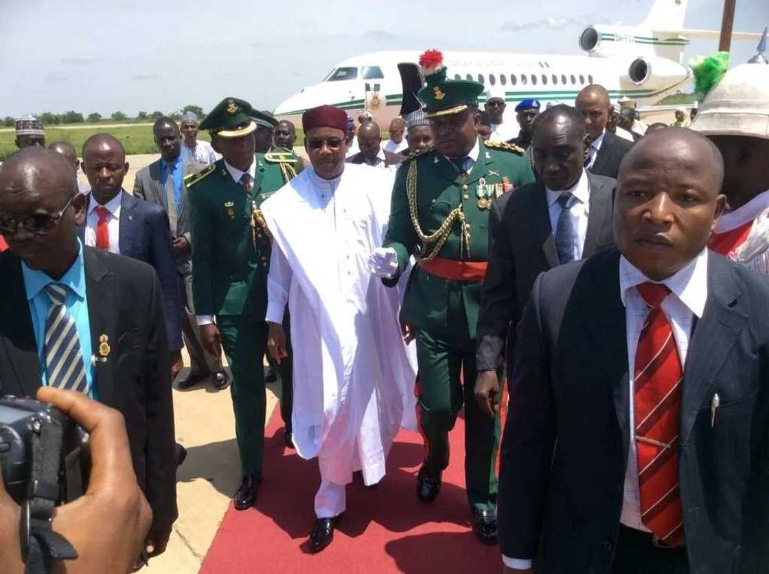 YANZUNNAN: Hotunan ziyarar Shugaban kasar Nijar zuwa wurin Buhari a Daura