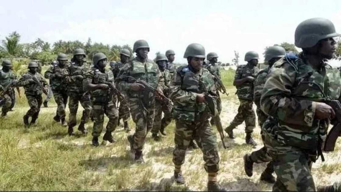 Sabon bidiyo ya billo inda yan ta’addan Boko Haram suka kai hari ga sojojin Najeriya Sabon bidiyo ya billo inda yan ta’addan Boko Haram suka kai hari ga sojojin Najeriya