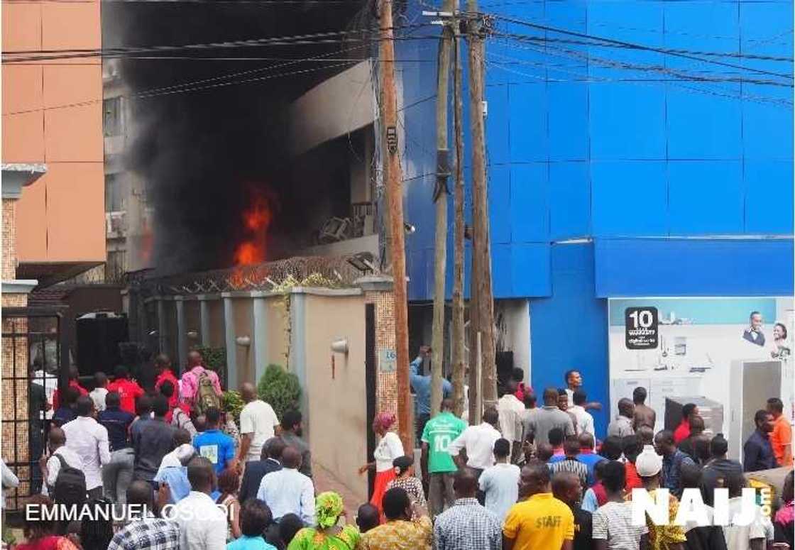 BREAKING: Samsung Digital Centre On Fire (PHOTOS)