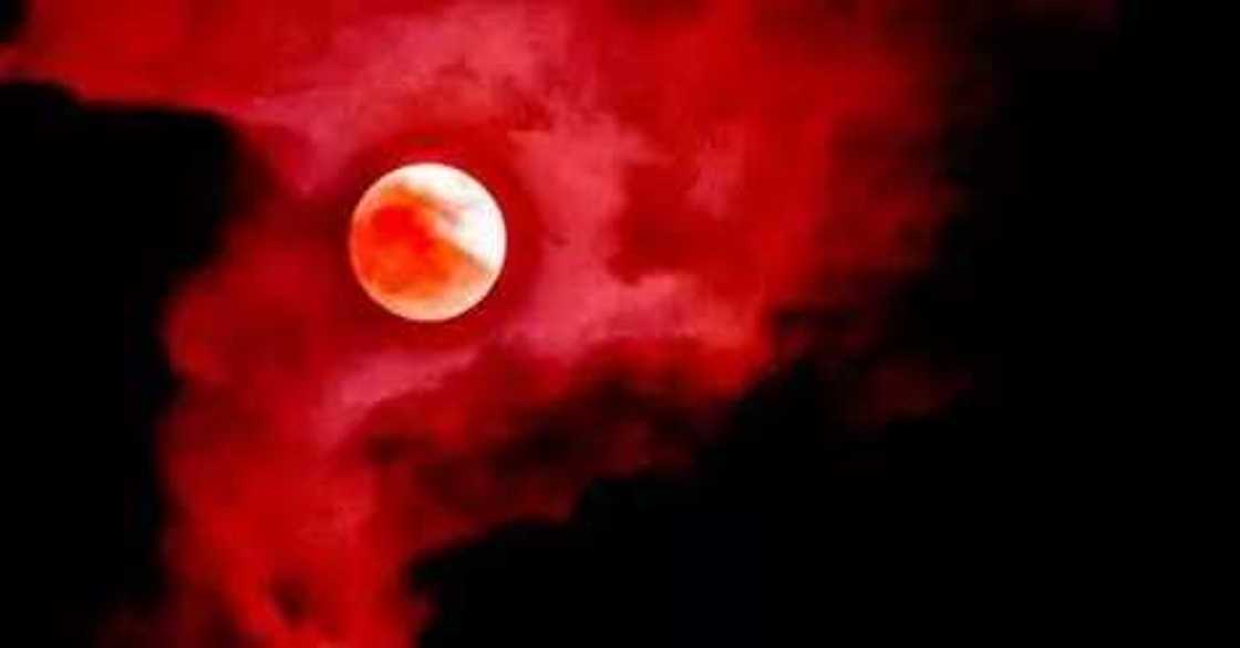 Blood Moon: Christians Say World Ends September 28 Blood Moon: Christians Say World Ends September 28