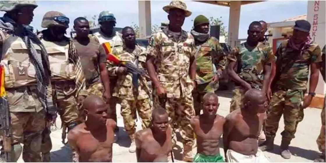 Yan kato-da-gora sun kama yan Boko Haram 3 a jihar Zamfara Yan kato-da-gora sun kama yan Boko Haram 3 a jihar Zamfara