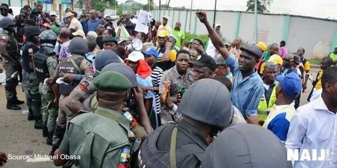 NLC members, police clash (photos) NLC members, police clash (photos)