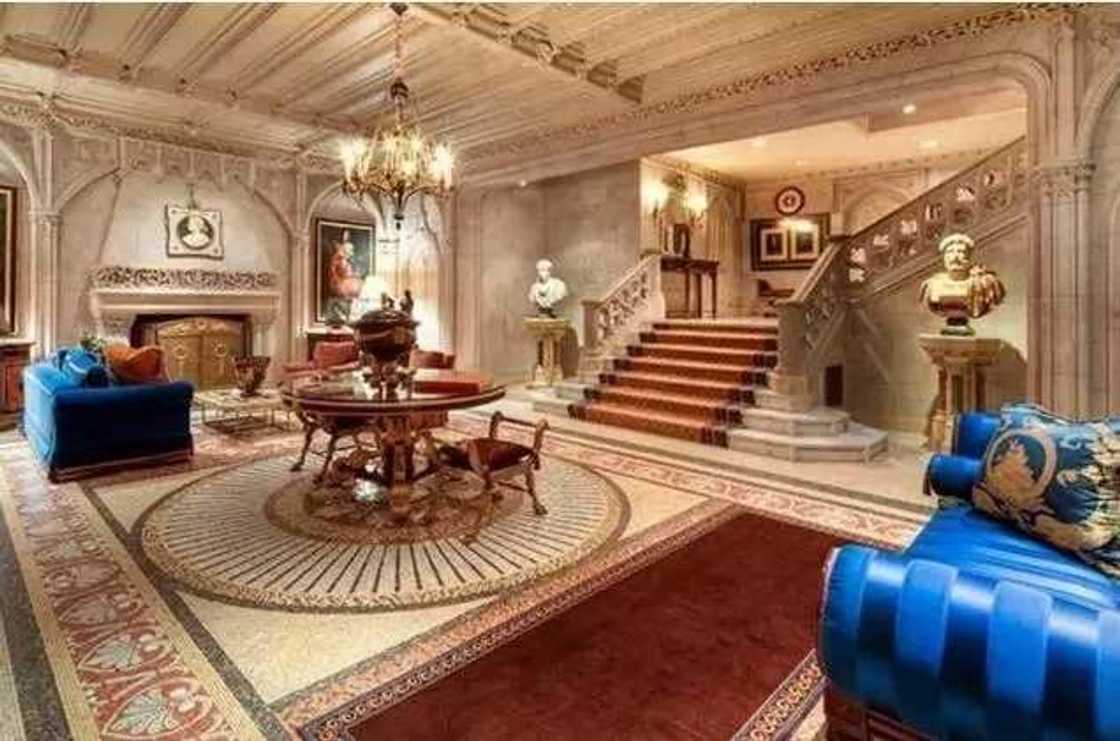 Aliko Dangote house in Abuja Aliko Dangote house in Abuja