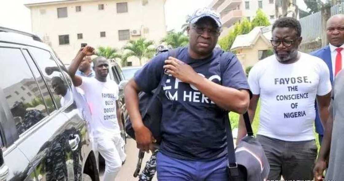 Wasa farin girki: Fayose ya kwana a tsare a hannun EFCC