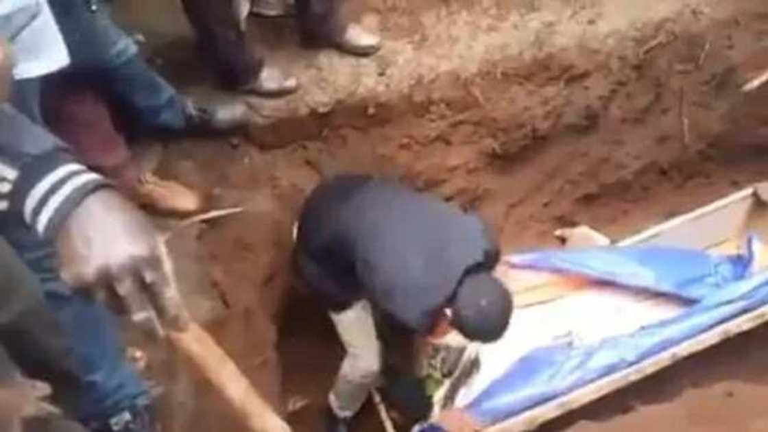 Karyar Annabta: Karyar wani fasto dake tayar da matattu ta kare Karyar Annabta: Karyar wani fasto dake tayar da matattu ta kare