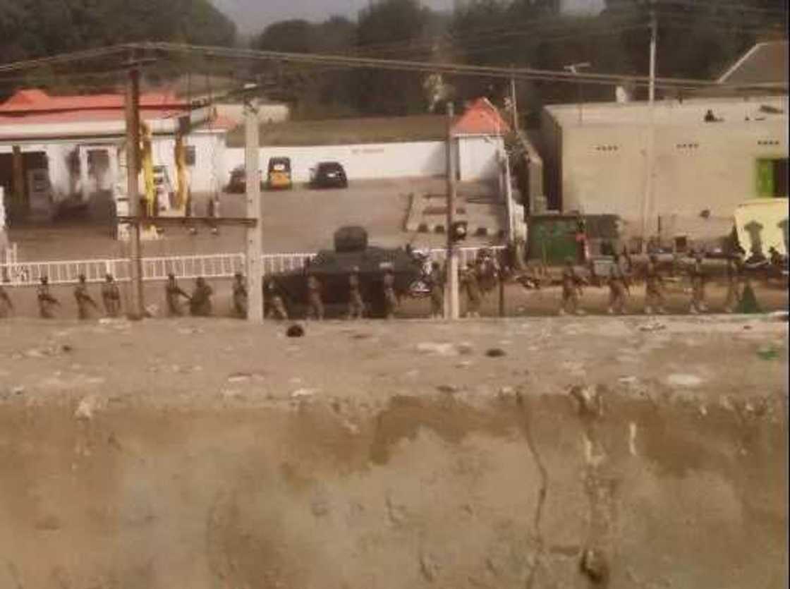 Many Feared Dead As Soldiers And Shiites Clash In Kaduna Many Feared Dead As Soldiers And Shiites Clash In Kaduna