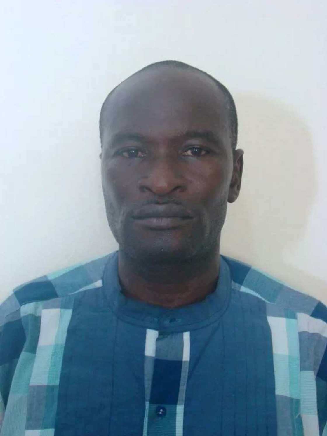 Ba sauki: ‘Dan jaridar da DSS su ka rufe tun a 2016 yace yana cikin wani hali Ba sauki: ‘Dan jaridar da DSS su ka rufe tun a 2016 yace yana cikin wani hali