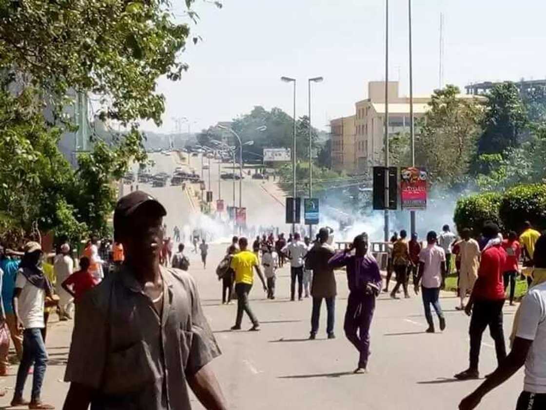 Hanyoyin maganin kisan gilla da ake yiwa 'yan shi'a a kasar nan Hanyoyin maganin kisan gilla da ake yiwa 'yan shi'a a kasar nan