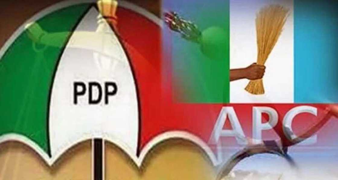 Manyan jam'iyyu biyu. Manyan jam'iyyu biyu.