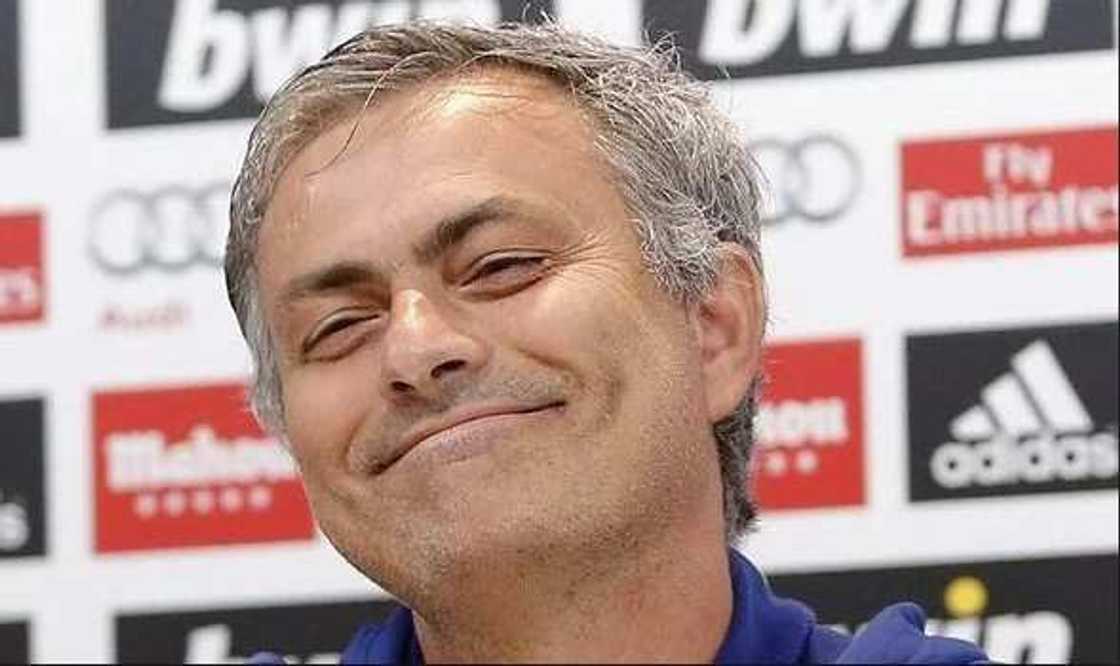 Zuwan Mourinho ya tilastawa Ryan Giggs barin ManUtd Zuwan Mourinho ya tilastawa Ryan Giggs barin ManUtd