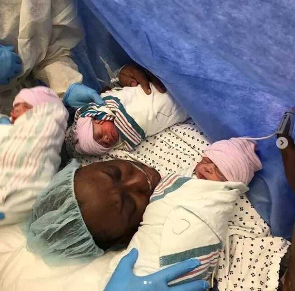 Ikon Allah: Wata 'yar Najeriya ta haifi 'yan 3 bayan shafe shekaru 13 tana neman haihuwa Ikon Allah: Wata 'yar Najeriya ta haifi 'yan 3 bayan shafe shekaru 13 tana neman haihuwa