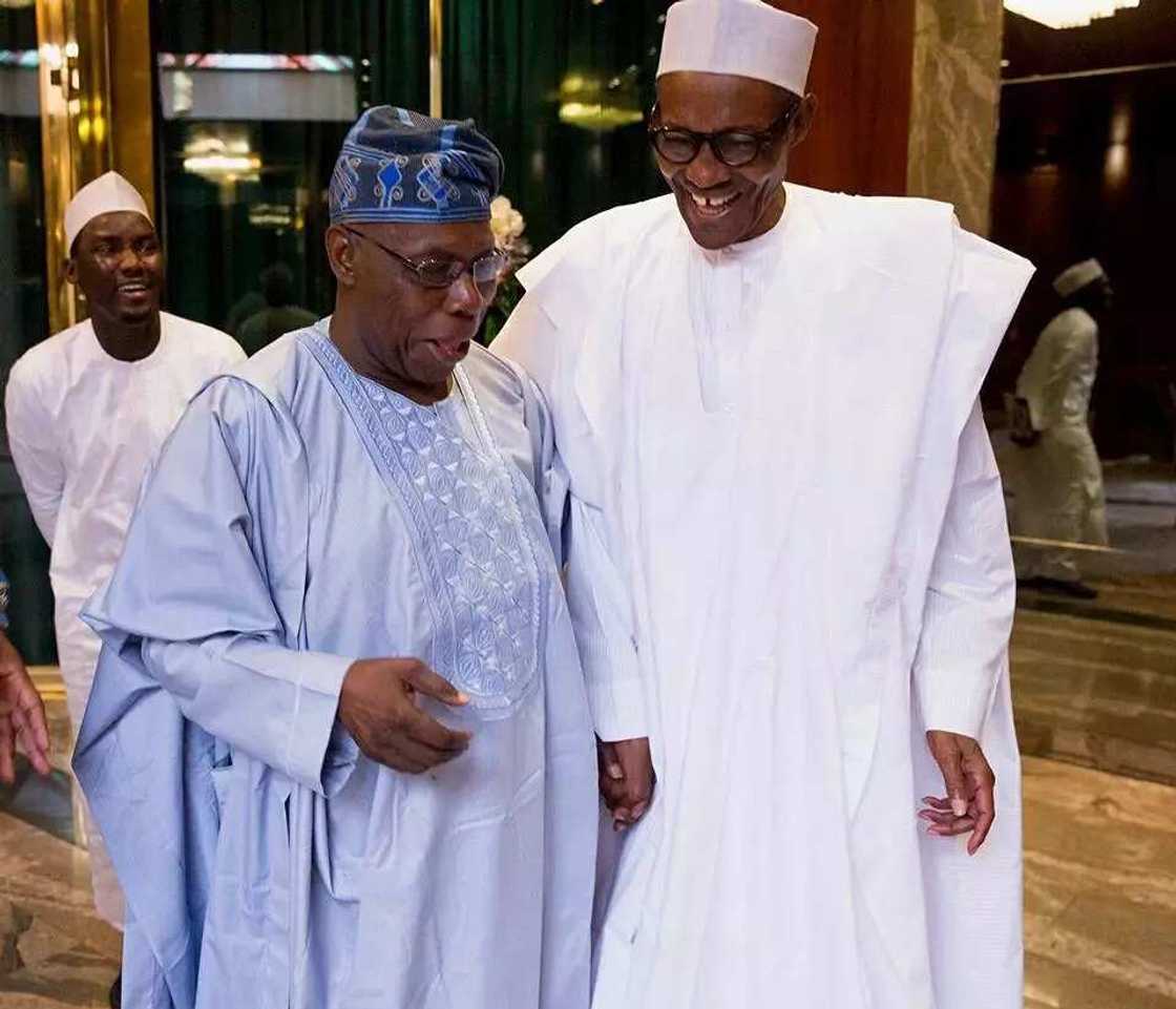 Obasanjo zai kafa kungiya don tsige Buhari daga mulki Obasanjo zai kafa kungiya don tsige Buhari daga mulki