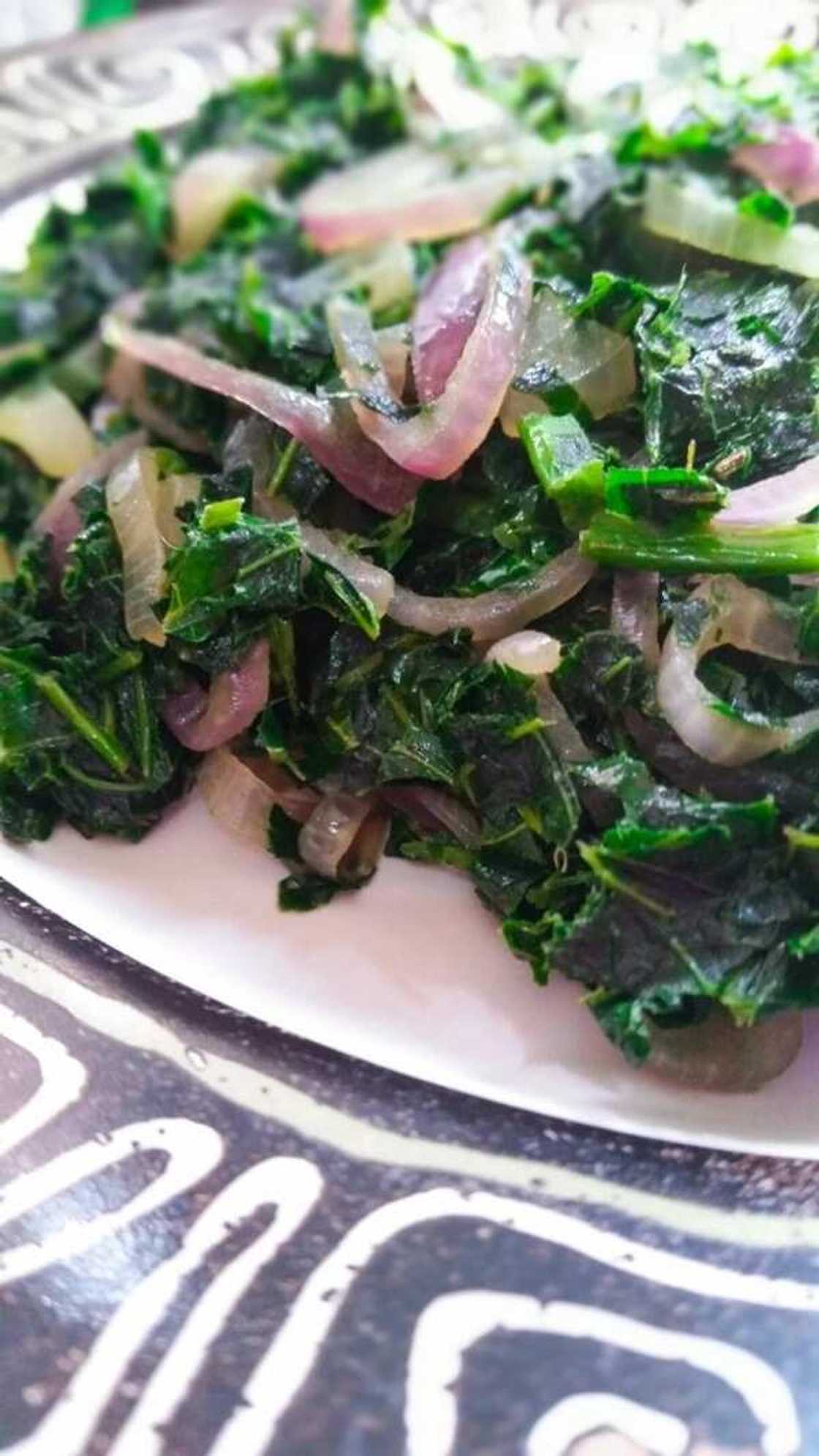 How to make vegetable sauce with ugu