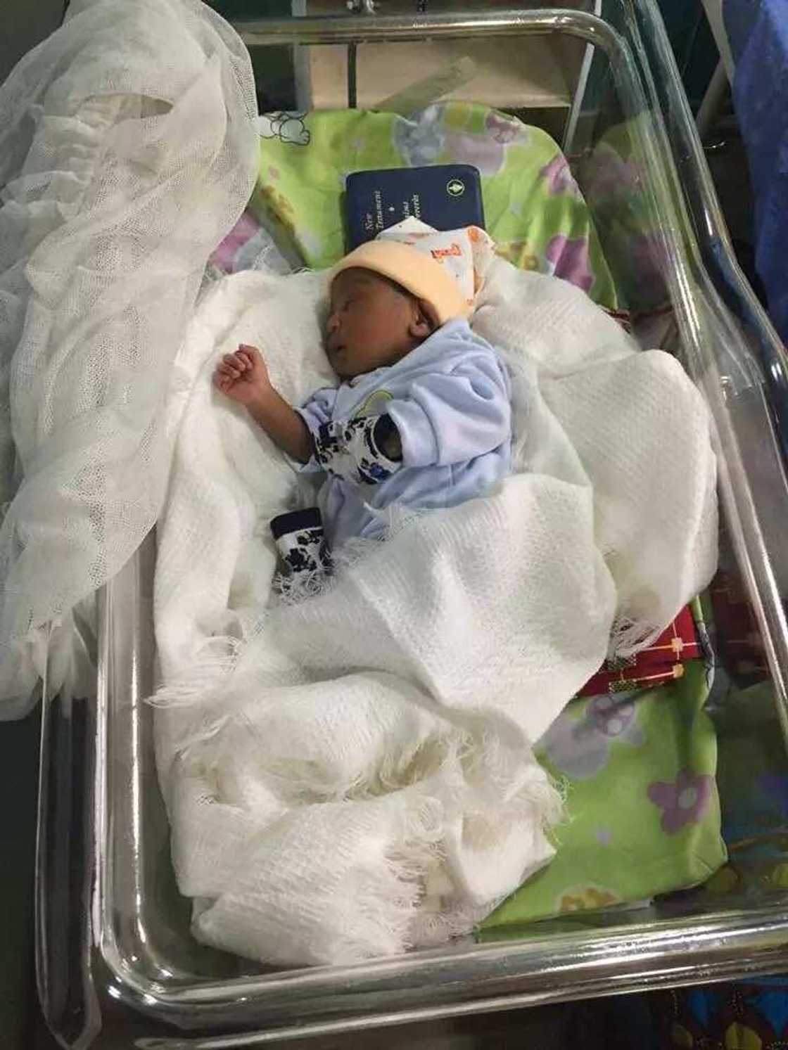 Nigerian woman delivers her first child at age 63 Nigerian woman delivers her first child at age 63