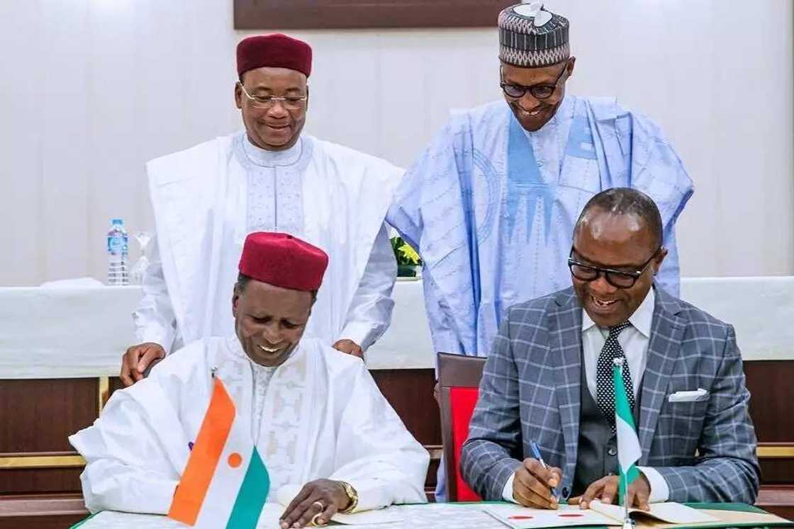 BREAKING: President Buhari attends Nigeria-Niger signing ceremony of MOU on refinery BREAKING: President Buhari attends Nigeria-Niger signing ceremony of MOU on refinery