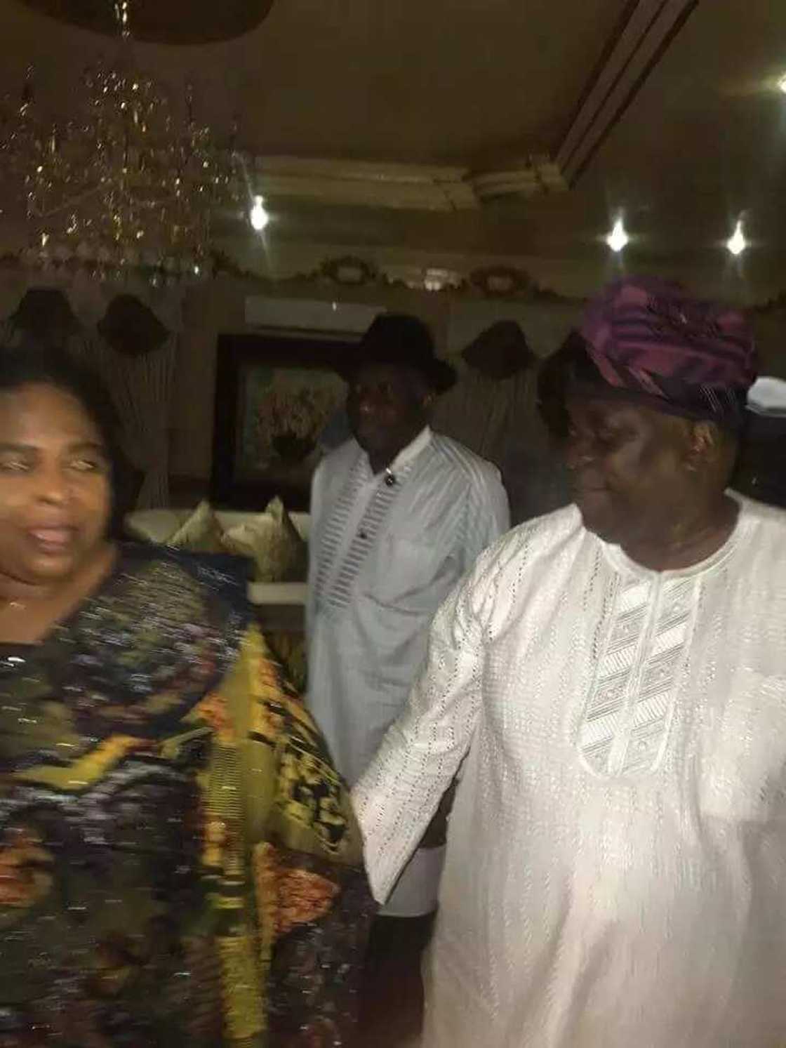 Breaking: Obasanjo visits Jonathan, Patience in Otuoke home in Bayelsa Breaking: Obasanjo visits Jonathan, Patience in Otuoke home in Bayelsa