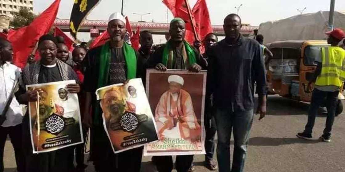 Cikin Hotuna: Tattakin da Kungiyar Shi'a ta fara gudanarwa a jihar Kano Cikin Hotuna: Tattakin da Kungiyar Shi'a ta fara gudanarwa a jihar Kano