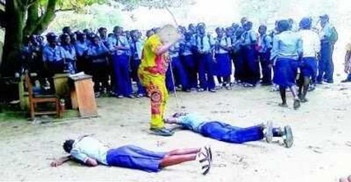 Malamin makaranta ya bulale wani dalibi har lahira a Zamfara Malamin makaranta ya bulale wani dalibi har lahira a Zamfara