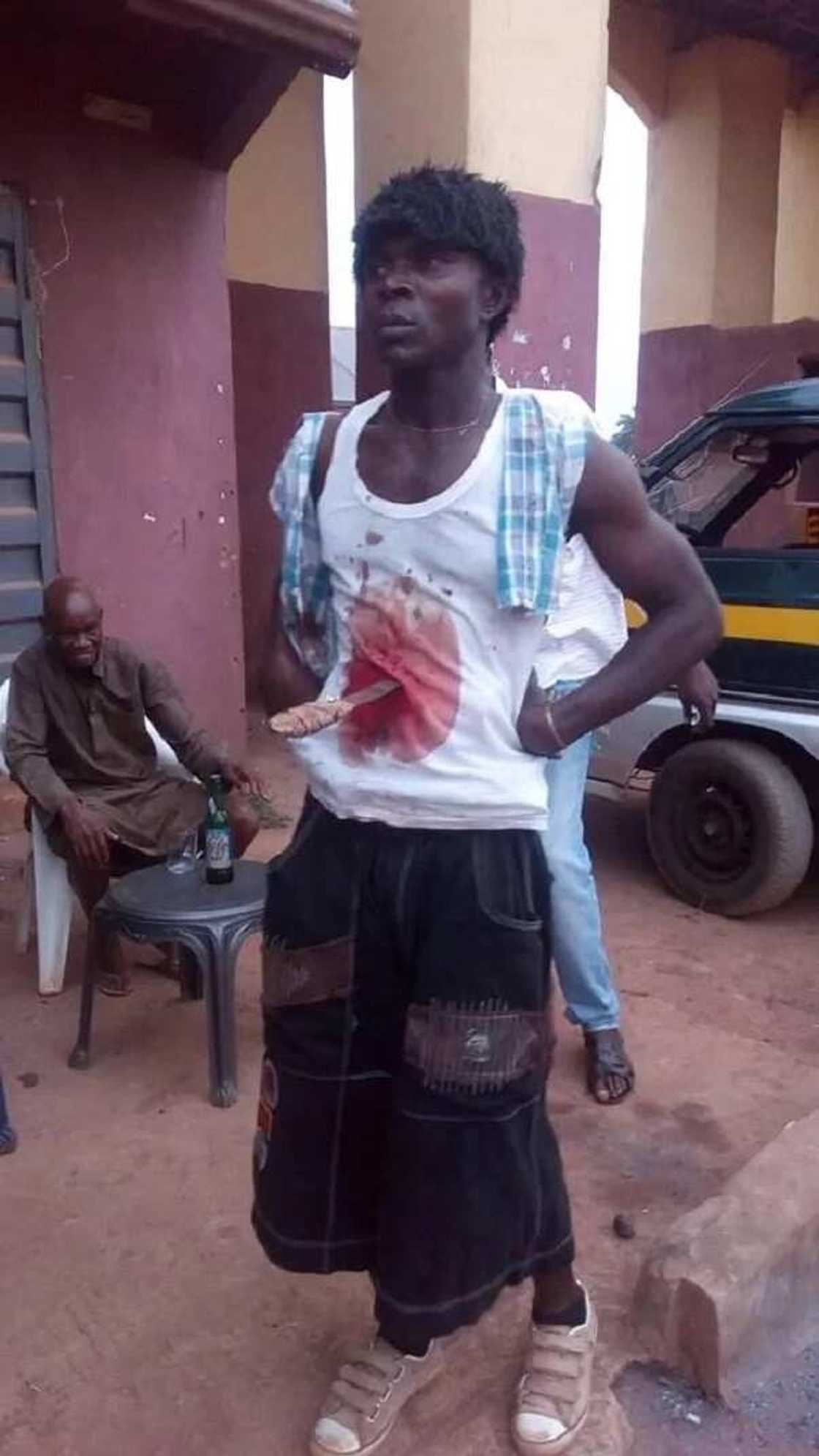 Unbelievable: Juju man stabs himself with cutlass in Imo (Photos) Unbelievable: Juju man stabs himself with cutlass in Imo (Photos)