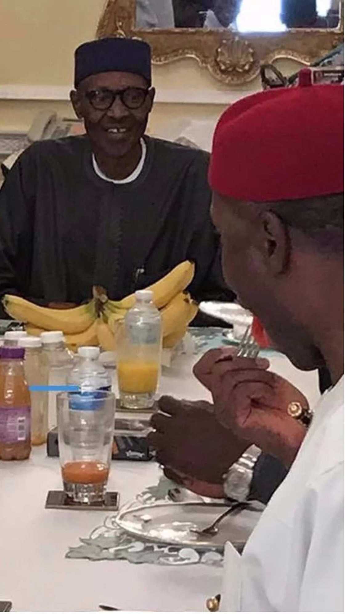 BREAKING: President Buhari meets with APC governors and leaders in London (photo) BREAKING: President Buhari meets with APC governors and leaders in London (photo)