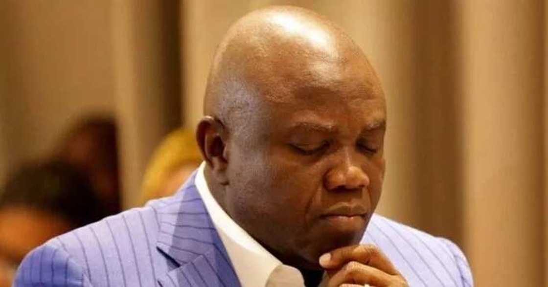 Gwamnoni 5 da suka fi sauran takwarorinsu a Najeriya Gwamnoni 5 da suka fi sauran takwarorinsu a Najeriya