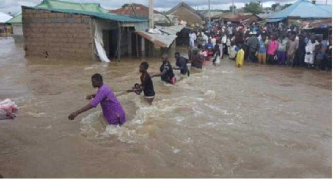 Ambaliya a Suleja ya kashe mutum 20 (hotuna)