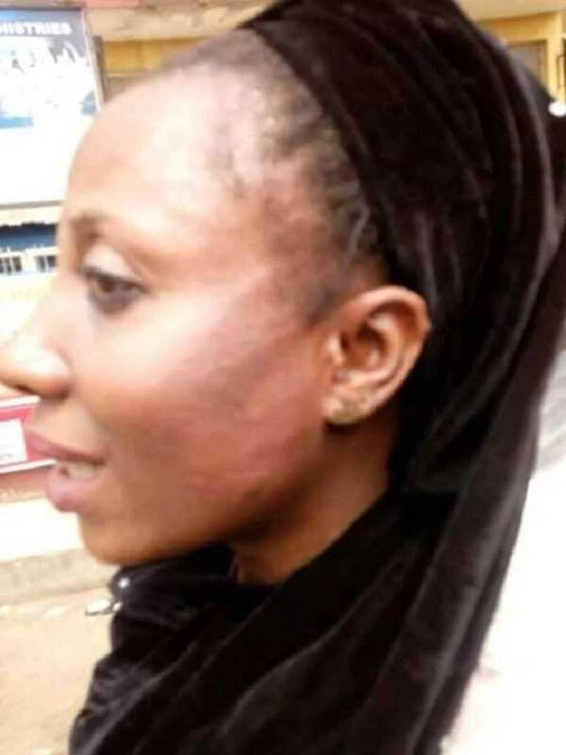 Wata matar aure mai goyo ta sha marin wani gardin dan sanda a kan cin hancin N50, duba hotuna Wata matar aure mai goyo ta sha marin wani gardin dan sanda a kan cin hancin N50, duba hotuna