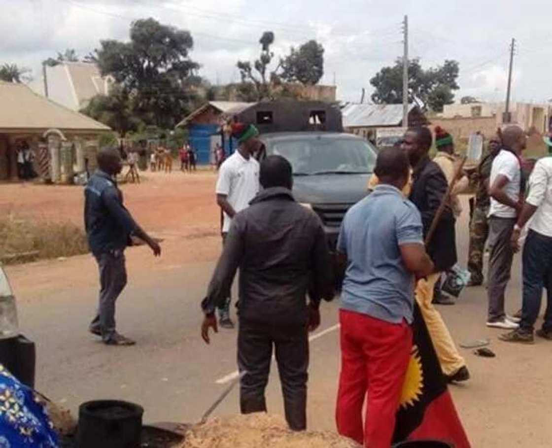 Anyi artabu tsakanin Sojoji da askarawan Biyafara a Anambra (Hotuna) Anyi artabu tsakanin Sojoji da askarawan Biyafara a Anambra (Hotuna)