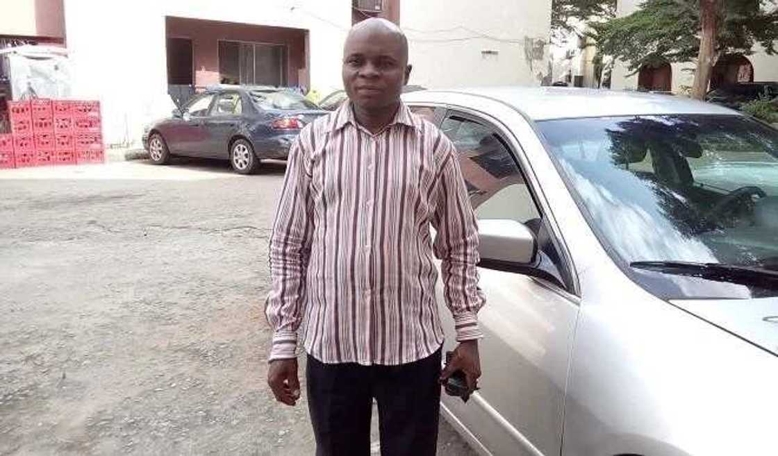 Na Annabi basu karewa: Wani mutumi da ya shahara wajen mayar da kayan daya tsinta Na Annabi basu karewa: Wani mutumi da ya shahara wajen mayar da kayan daya tsinta