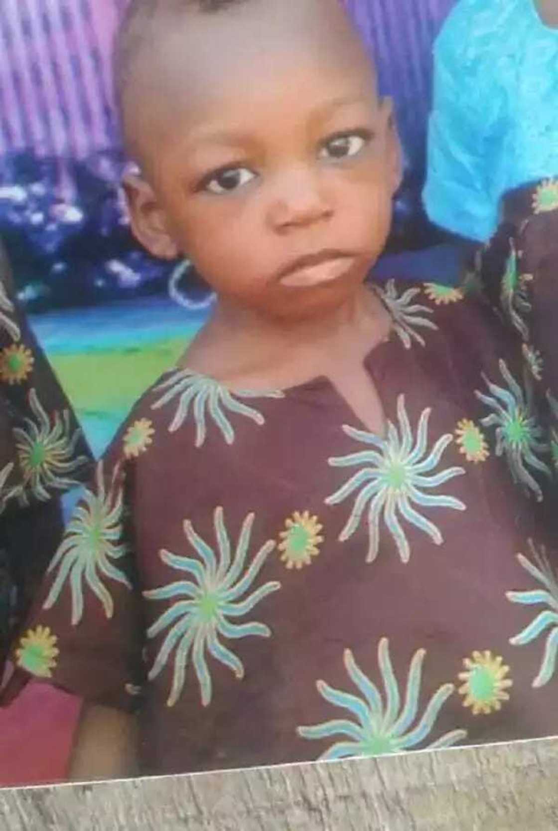 Allah Sarki: ta kwankwaɗa ma yaronta kalanzir, ca take ruwa ne Allah Sarki: ta kwankwaɗa ma yaronta kalanzir, ca take ruwa ne