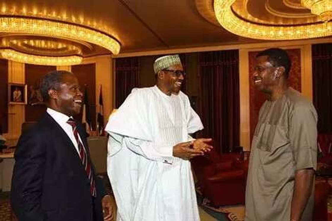 Just In: President Buhari, Osinbajo meet with Pastor Adeboye Just In: President Buhari, Osinbajo meet with Pastor Adeboye