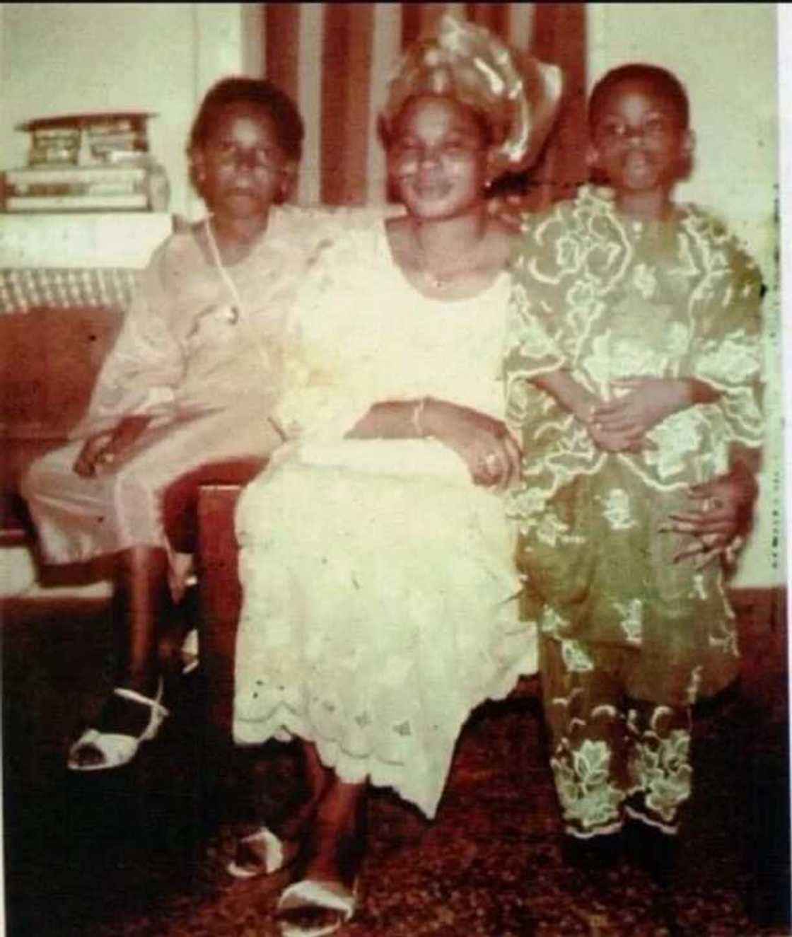 5 tear-jerking throwback photos celebrating late actress Moji Olaiya 5 tear-jerking throwback photos celebrating late actress Moji Olaiya