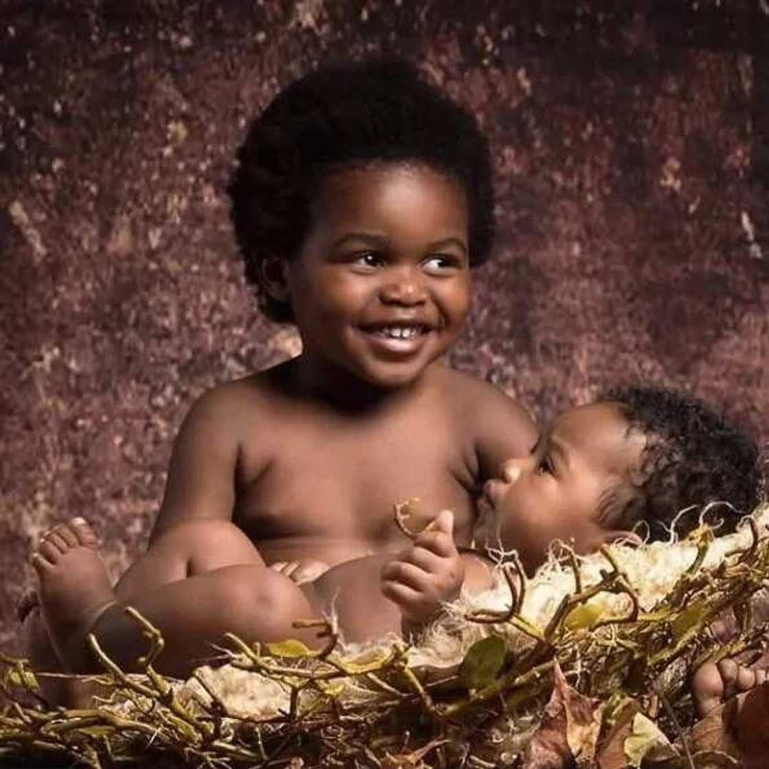 Hotuna kyawawan yara maza guda 6 Hotuna kyawawan yara maza guda 6