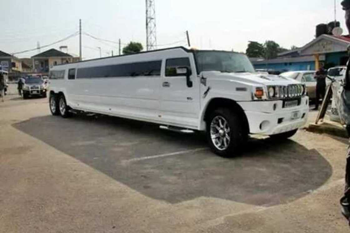 Bishop Tom Samson spotted with his N80m luxurious Hummer Limousine in Lagos (photos) Bishop Tom Samson spotted with his N80m luxurious Hummer Limousine in Lagos (photos)