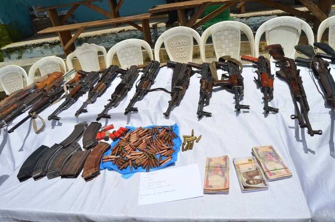 Kafin zabe, makamai 7,000 hukumomi suka kama suka lalata a kasar nan Kafin zabe, makamai 7,000 hukumomi suka kama suka lalata a kasar nan