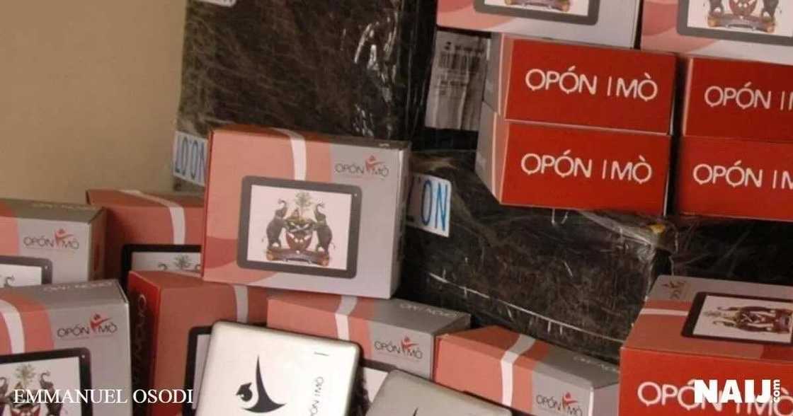 Governor Rauf Aregbesola exposed! Governor Rauf Aregbesola exposed!