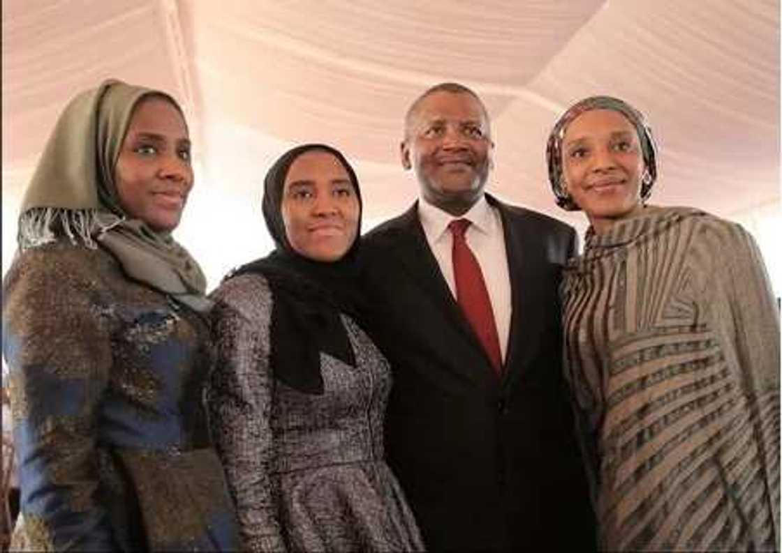 Ku sadu da kyawawan 'ya'ya matan Aliko Dangote (hotuna) Ku sadu da kyawawan 'ya'ya matan Aliko Dangote (hotuna)