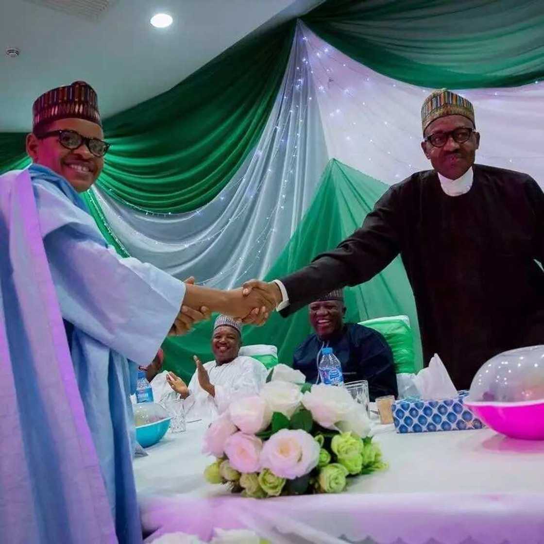 Zan cigaba da cin abinci da harkar barkwanci, ko da Buhari ya sauka daga mulki – Mc Tagwaye Zan cigaba da cin abinci da harkar barkwanci, ko da Buhari ya sauka daga mulki – Mc Tagwaye