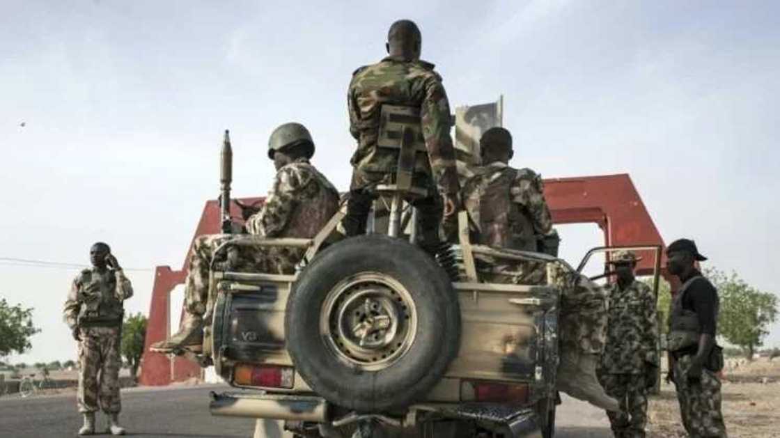 Boko Haram sun yi kwanaki 3 su na ta’adi a Yobe, ba a san inda Gwamnan jihar ya shiga ba Boko Haram sun yi kwanaki 3 su na ta’adi a Yobe, ba a san inda Gwamnan jihar ya shiga ba