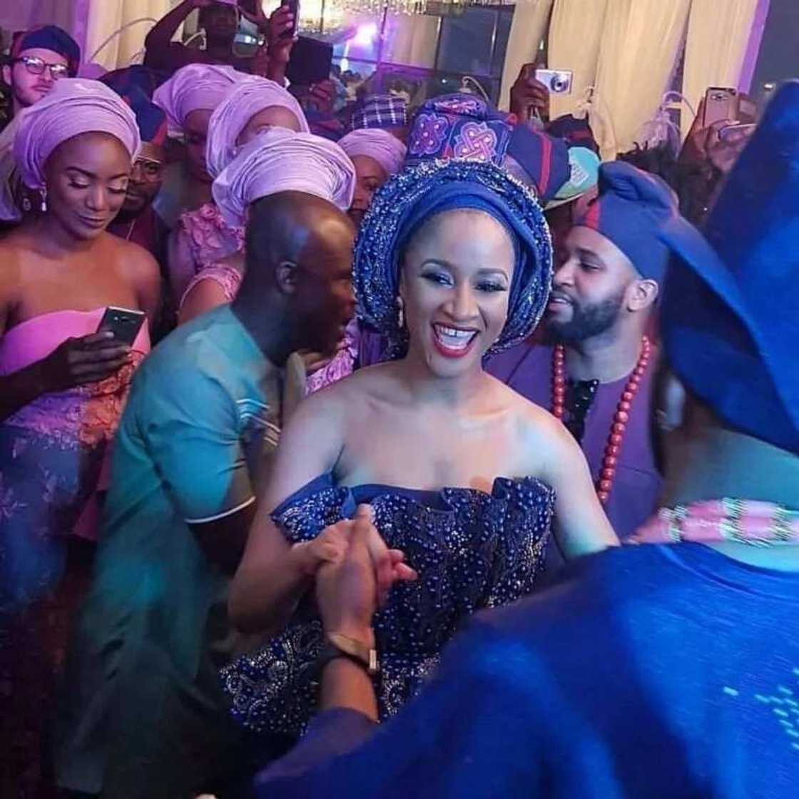Stunning Adesua in her blue dress Stunning Adesua in her blue dress