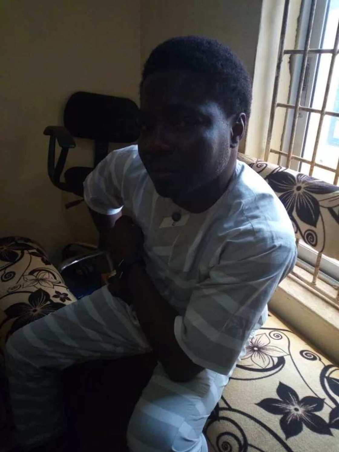 Man chains 13-year-old son over alleged N2,000 theft (photo) Man chains 13-year-old son over alleged N2,000 theft (photo)