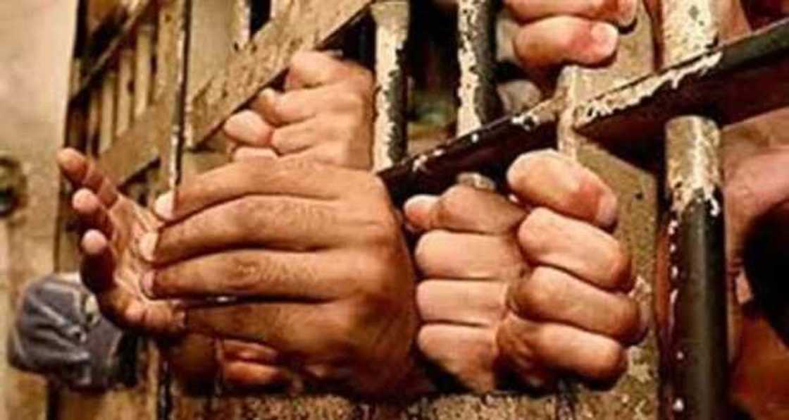 Gobara ta kama gidan yarin Kuje da ke Abuja. Gobara ta kama gidan yarin Kuje da ke Abuja.