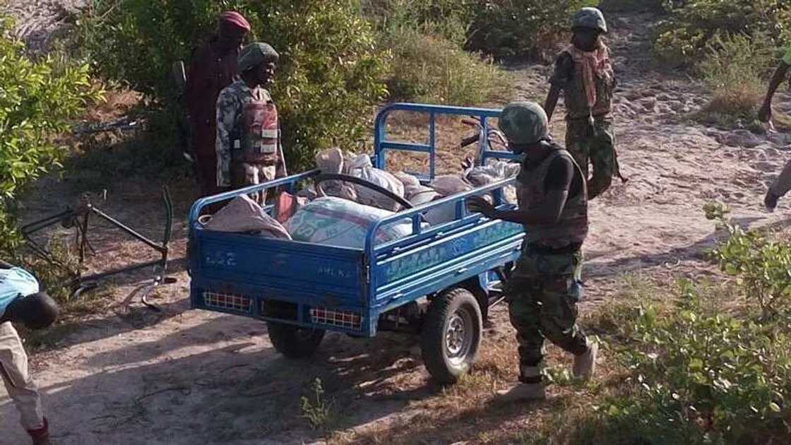 Army Kill 4 B'Haram Members, Rescue 61 Women (PHOTOS) Army Kill 4 B'Haram Members, Rescue 61 Women (PHOTOS)